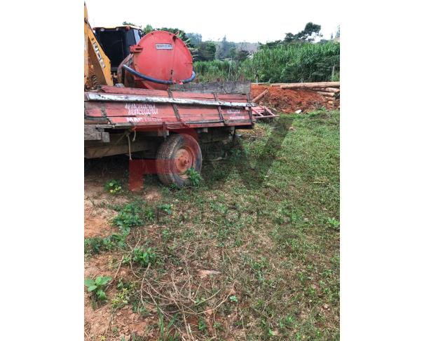Foto de CARRETA AGRICOLA, COR VERMELHA, NO ESTADO EM QEU SE ENCONTRA.