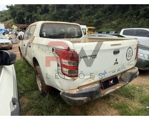 Foto de CAMINHONE MMC/L200 TRITON SPT GL, DIESEL, BRANCA, 2018/2019, CHASSI: ...17640, NO ESTADO EM QUE SE ENCONTRA.