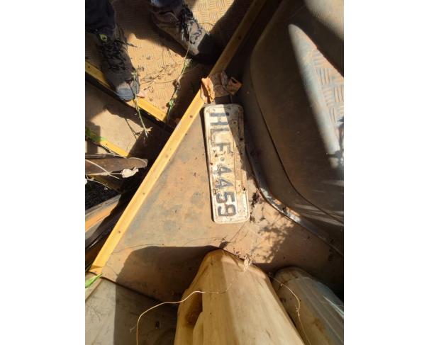 Foto de ONIBUS MARCOPOLO/VOLARE V8L ESC, DIESEL, AMARELA, 2010/2011, CHASSI: 93PB42G3PBC034171, RENAVAM: 00265065763, NO ESTADO EM QUE SE ENCONTRA.