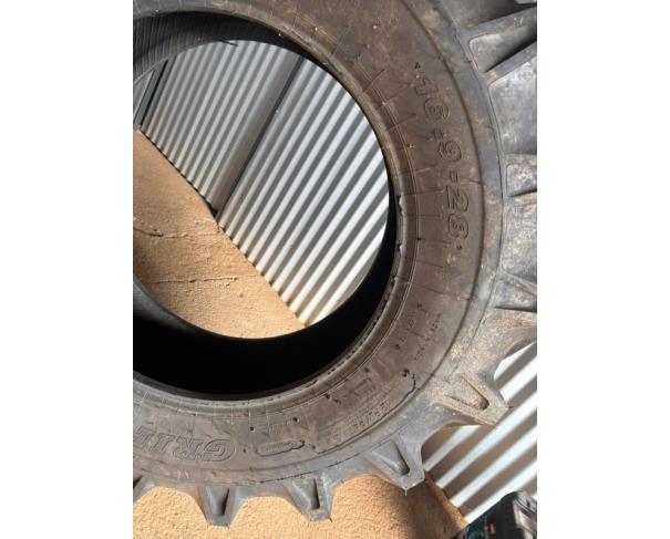 Foto de LOTE CONTENDO PNEUS NOVOS, SENDO 01 DE 6/00/16, 02 DE 16/9/28 E 02 DE 165/70/14, NO ESTADO EM QUE SE ENCONTRA.