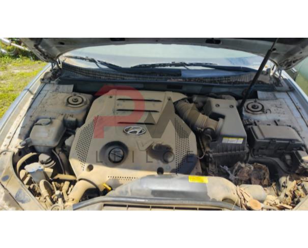 Foto de  PASSAGEIRO / I / HYUNDAI AZERA 3.3 V6 / Placa: HKR3305 / UF: MG / Município: Alvinópolis / Ano fabricação: 2008 / Ano modelo: 2008 / Cor: PRATA / Chassi: KMHFC41DP9A382374 / Motor: G6DB8A212500 / RENAVAM: 00142268933
