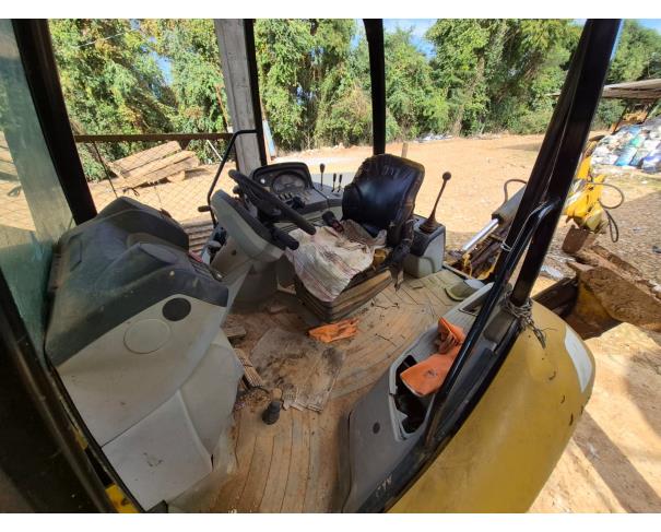 Foto de RETROESCAVADEIRA  CATERPILLAR , ANO: 2013, SÉRIE: G4D48847, NO ESTADO EM QUE SE ENCONTRA.