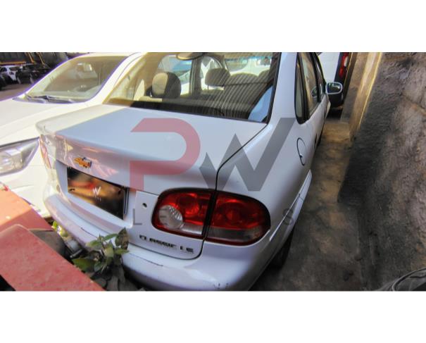 Foto de I/CHEVROLET CLASSIC LS, ALCOOL/GASOLINA, BRANCA, 2014/2015, CHASSI: 8AGSU19F0FR105635, RENAVAM: 1015215422, NO ESTADO EM QUE SE ENCONTRA.