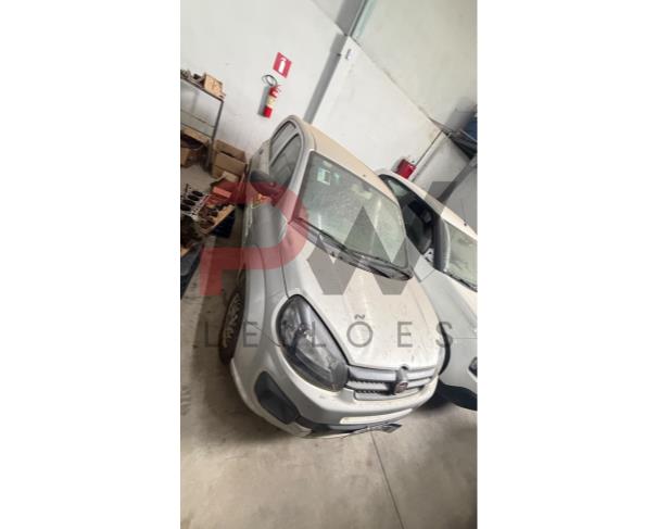 Foto de AUTOMOVEL FIAT/UNO DRIVE 1.0, ALCOOL/GASOLINA, COR, 2017/2018, CHASSI: 9BD195B4NJ0820074, RENAVAM: 01139674355, NO ESTADO EM QUE SE ENCONTRA. 
