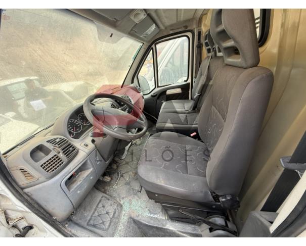 Foto de CAMINHONETE FIAT/DUCATO MX BOATA AMB, DIESEL, BRANCA, 2014/2014, CHASSI: 93W244F14E2140164, RENAVAM: 01017827106, NO ESTADO EM QUE SE ENCONTRA.