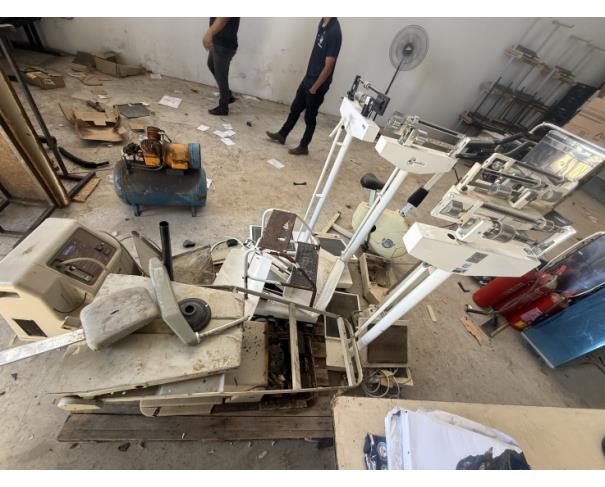Foto de LOTE CONTENDO SUCATA DE MATERIAIS HOSPITALARES, NO ESTADO EM QUE SE ENCONTRAM.