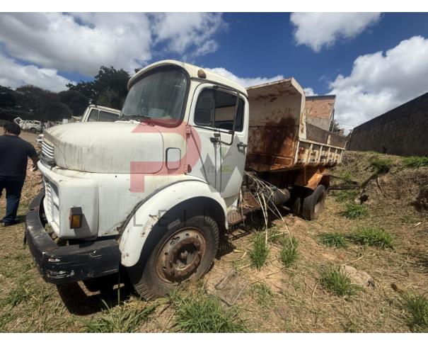 Foto de CARGA / CAMINHAO M.B./M.BENZ L 1313, 1987/1987, DIESEL, BRANCA, CHASSI: 9BM345002GB735163, RENAVAM: 00266596134, NO ESTADO EM QUE SE ENCONTRA. MOTOR AVARIADO.
