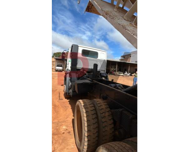 Foto de CAMINHAO, VW/26.280 CRM 6X4, BRANCA, 2013/2014, DIESEL, CHASSI: 95365826XER418107, RENAVAM: 0100178025, NO ESTADO EM QUE SE ENCONTRA.