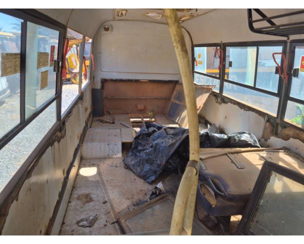 Foto de ONIBUS MARCOPOLO/VOLARE V8L ESC, DIESEL, AMARELA, 2009/2009, CHASSI: 93PB42G3P9C030043, RENAVAM:00150805071, NO ESTADO EM QUE SE ENCONTRA.