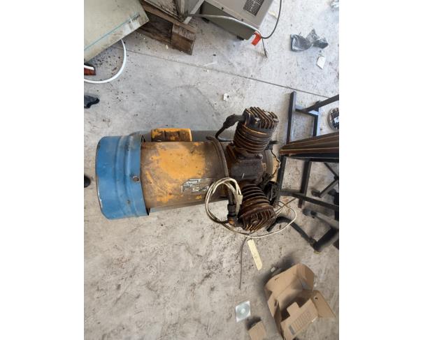 Foto de LOTE CONTENDO COMPRESSOR, NO ESTADO EM QUE SE ENCONTRA.