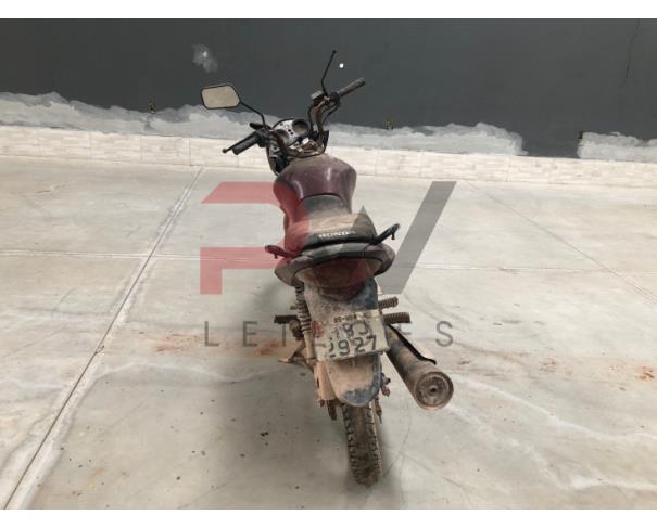 Foto de PASSAGEIRO / HONDA / CG 150 TITAN ESD /Placa: HBJ2927 / UF: MG / Município: Ubá / Ano fabricação: 2011 / Ano modelo: 2011 / Cor: VERMELHA / Chassi: 9C2KC1650BR552047 / Motor: KC16E5B552047 / RENAVAM: 00343249669, NO ESTADO EM QUE SE ENCONTRA. 