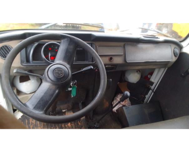 Foto de CAMIONETA VW/KOMBI, ALCOOL/GASOLINA, BRANCA, 8 LUGARES, 2013/2014, CHASSI: 9BWMF07X8EP022187, RENAVAM: 00654774820, NO ESTADO EM QUE SE ENCONTRA.