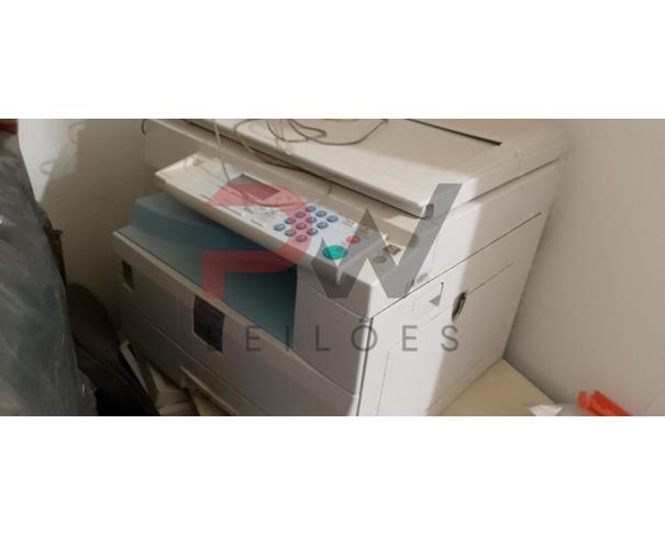 Foto de LOTE CONTENDO DIVERSOS EQUIPAMENTOS ELETRÔNICOS, TAIS COMO TELEVISORES, IMPRESSORAS, MONITORES DE VÍDEO, GABINETES DE COMPUTADORES, NOTEBOOKS, LAPTOPS, NOBREAKS, ESTABILIZADORES DE ENERGIA, TONERS E REFIS DE IMPRESSORAS, NO ESTADO EM QUE SE ENCONTRAM.