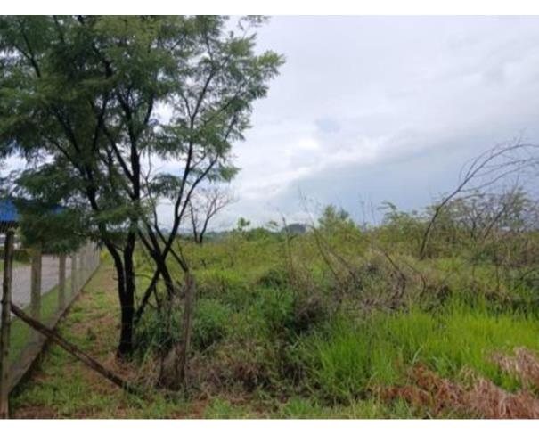 Foto de Lote nº 12, Quadra nº 04, situado na Rua Imbiara, no loteamento denominado Distrito Industrial, Araxá/MG, com área de 2.751,50m², matriculado sob nº 19.490 no Registro de Imóveis de Araxá.