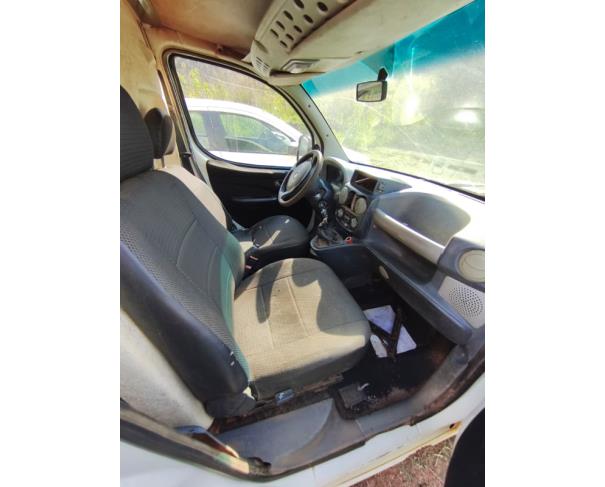 Foto de CAMINHONETE, FIAT/DOBLO RONTAN AMB2, 2013/2013, BRANCA, ALCOOL/GASOLINA, CHASSI: 9BD223153D2031450, RENAVAM: 00544622235, NO ESTADO EM QUE SE ENCONTRA.