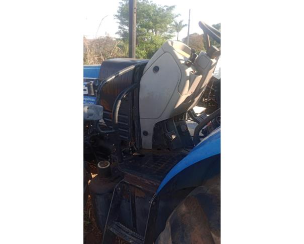 Foto de TRATOR AGRÍCOLA LS PLUS 100, 4X4, ANO 2016, SÉRIE: CML 2390104883, CHASSI: 9BLP10001FG000052, NO ESTADO EM QUE SE ENCONTRA.