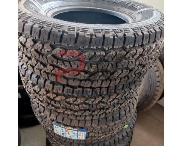 Foto de LOTE CONTENDO APROX. 29 PNEUS NOVOS SENDO: 16 PNEUS RADIAIS 265/70 R 16 DUNLOP; 10 PNEUS RADIAIS 265/70 R 16 GOODYEAR WRANGLER; 03 PNEUS RADIAIS 265/70 R 16 TOLEDO  CROSS; NO ESTADO EM QUE SE ENCONTRAM.