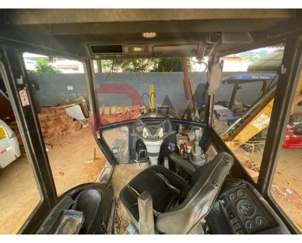 Foto de RETROESCAVADEIRA RANDON RD406, NÚMERO DE IDENTIFICAÇÃO: 3000DA406AMC4W4742, ANO 2013, NO ESTADO EM QUE SE ENCONTRA.