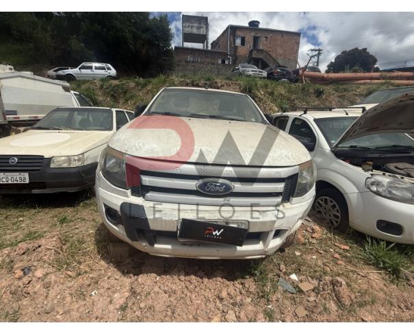 Foto de CARGA / CAMINHONETE I/FORD RANGER XLS  4X2 CS2 25, 2013/2014, ALC/GASOL, BRANCA, CHASSI: 8AFAR20F5EJ196280, RENAVAM: 00995210004, NO ESTADO EM QUE SE ENCONTRA. MOTOR AVARIADO.