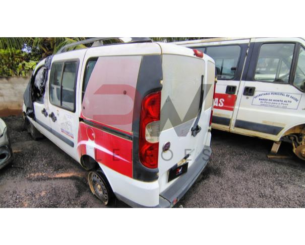 Foto de AUTOMOVEL FIAT/DOBLO ESSENCE 1.8, 2015/2016,BRANCA, ALCOOL/GASOLINA, CHASSI: ...33389, NO ESTADO EM QUE SE ENCONTRA.