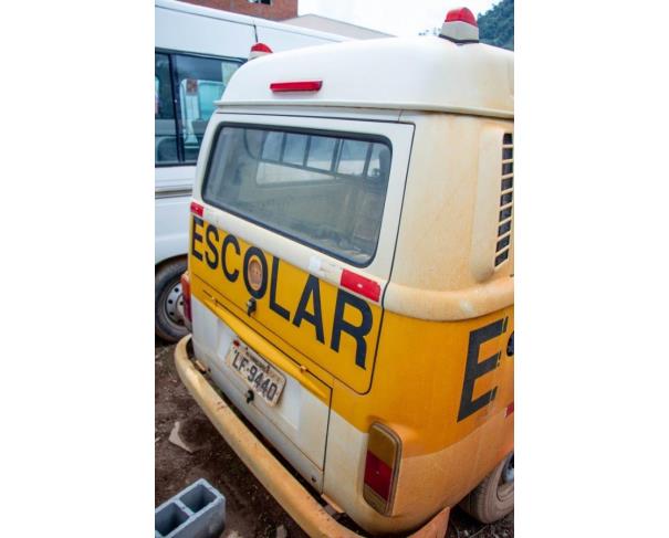 Foto de PAS/MICROONIBUS KOMBI ESCOLAR, ALCOOL/GASOLINA, BRANCA, 15 L, 2012/2013, PLACA: HLF-9440, RENAVAM: 476074789, CHASSI: 9BWMF07X0DP002823, NO ESTADO EM QUE SE ENCONTRA