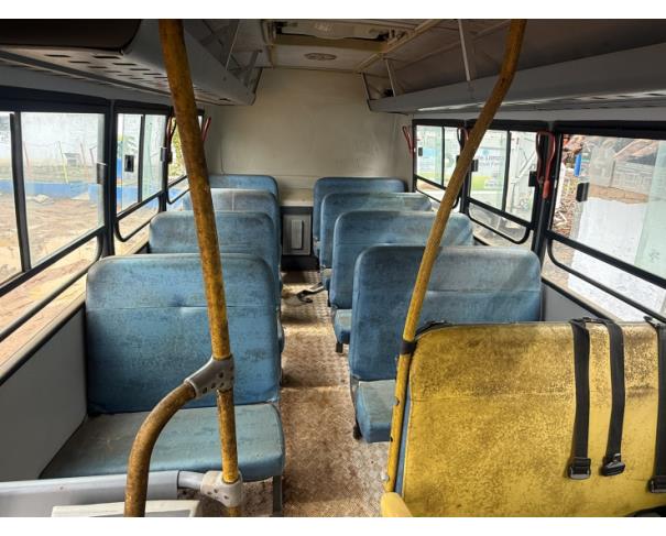 Foto de ONIBUS MPOLO/VOLARE V8L 4X4 EO, DIESEL, AMARELA, 2013/2013, CHASSI: 93PB58M1MDC046596, RENAVAM: 00544707311, NO ESTADO EM QUE SE ENCONTRA. 