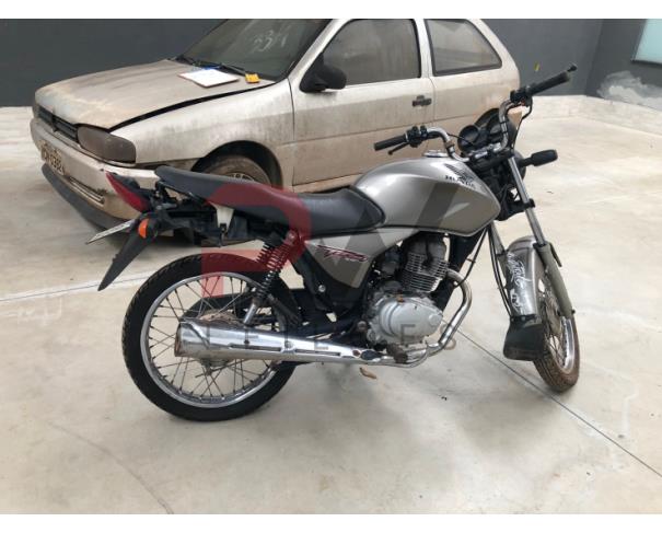 Foto de PASSAGEIRO / HONDA / CG 150 TITAN ES / Placa:HGW0E65 / UF: MG / Município: Astolfo Dutra / Ano  fabricação:  2008  / Ano modelo: 2008 / Cor: CINZA / Chassi: 9C2KC08508R045749 / Motor: KC08E58045749 / RENAVAM: 00962582000, NO ESTADO EM QUE SE ENCONTRA. 