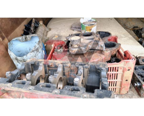 Foto de CARGA / CAMINHAO FORD/F 4000 4X4 P, 2014/2015, DIESEL, BRANCA, CHASSI: 9BFLF49P3FB003366, RENAVAM: 01045013029, NO ESTADO EM QUE SE ENCONTRA. VEÍCULO ESTÁ SEM MOTOR.O MOTOR ESTÁ DESMONTADO E FORA DO VEÍCULO.