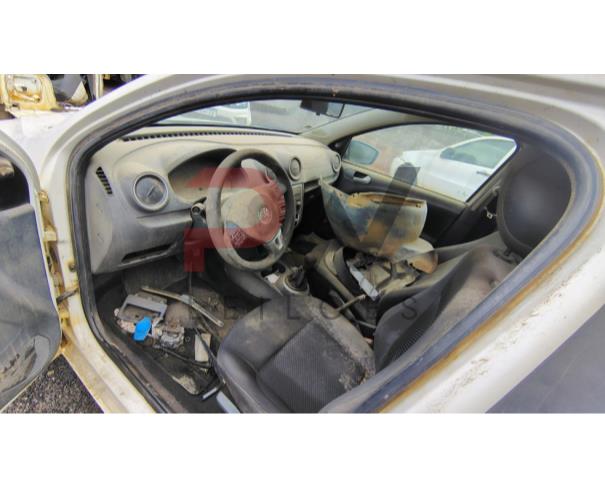 Foto de AUTOMOVEL VW/GOL TL MC, 2016/2016, BRANCA, ALCOOL/GASOLINA, CHASSI: ...15196, NO ESTADO EM QUE SE ENCONTRA.