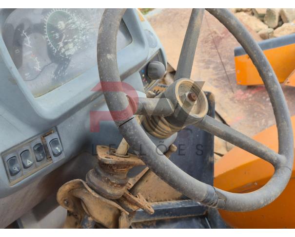 Foto de LOTE CONTENDO TRATOR BUDNY, 2015/2015, Nº DE SÉRIE: B1S484449, NO ESTADO EM QUE SE ENCONTRA.