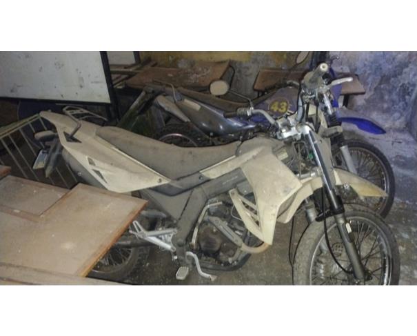 Foto de MOTOCICLE KASINSKI/CRZ 150 10, GASOLINA, BRANCA, 2011/2011, CHASSI: 93FCRECEBBM003772, RENAVAM: 00363087060, NO ESTADO EM QUE SE ENCONTRA.