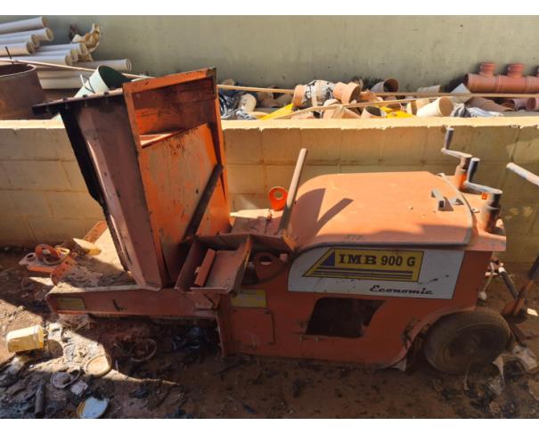 Foto de LOTE CONTENDO MÁQUINA DE MEIO-FIO (PAVIMENTAÇÃO/ACABAMENTO DE CONCRETO), MODELO IMB 900 G ECONOMIC, NO ESTADO EM QUE SE ENCONTRA.