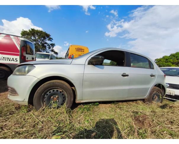 Foto de AUTOMOVEL, VW/NOVO GOL 1.6 CITY, 2013/2014, PRATA, ALCOOL/GASOLINA, CHASSI: 9BWAB45U9ET087569, RENAVAM: 00564663301, NO ESTADO EM QUE SE ENCONTRA.