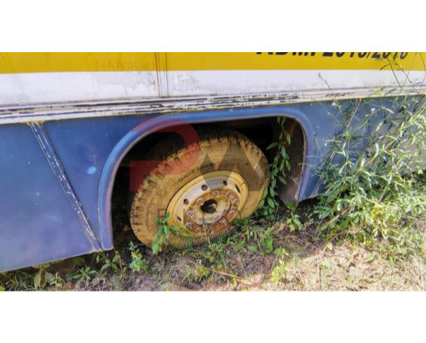 Foto de ONIBUS, M.BENZ/OF 1318, DIESEL, BRANCA, 1993/1993, CHASSI: 9BM384088PB971841, RENAVAM: 320659674, NO ESTADO EM QUE SE ENCONTRA.