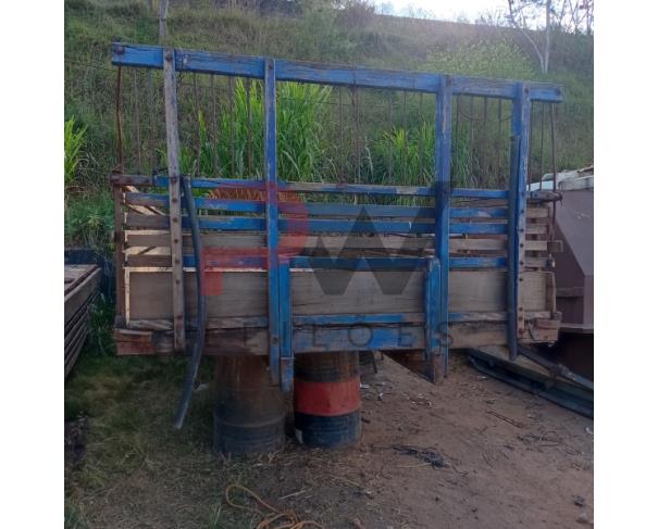 Foto de CARROCERIA EM MADEIRA PARA CAMINHÃO, MEDINDO 7,00 METROS DE COMPRIMENTO, APROXIMADAMENTE. USADA.