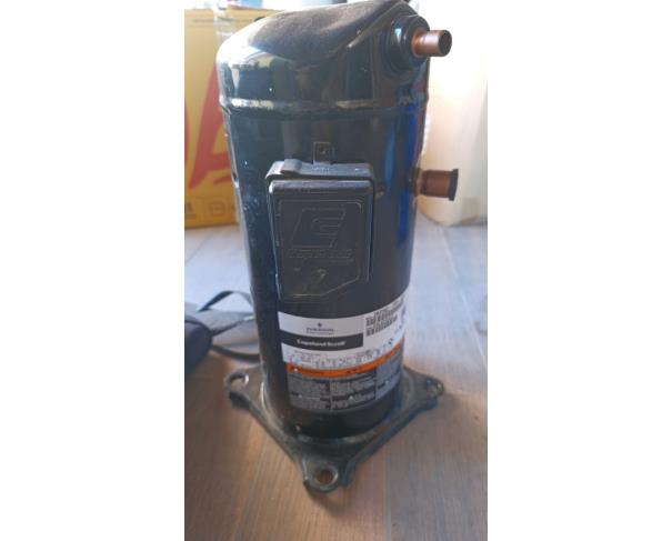 Foto de COMPRESSOR DE AR CONDICIONADO, EMERSON, NO ESTADO EM QUE SE ENCONTRA.