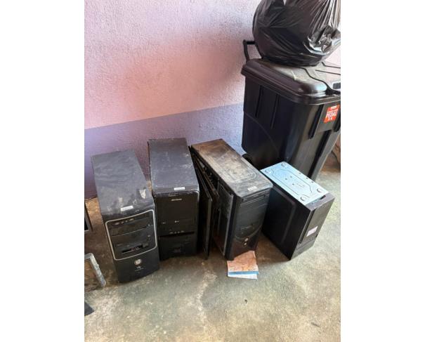 Foto de LOTE CONTENDO ELETRÔNICOS, TAIS COMO: NOTEBOOK, TELEVISÃO, IMPRESSORA, TECLADOS, ENTRE OUTROS.