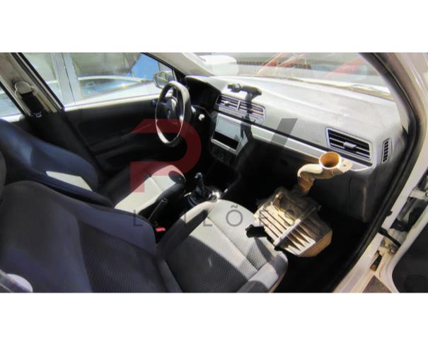 Foto de VW/GOL 1.6L MB5, ALCOOL/GASOLINA, BRANCA, 2020/2020, CHASSI: 9BWAB45U7LT106875, RENAVAM:122807819 , NO ESTADO EM QUE SE ENCONTRA.