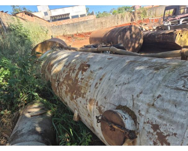 Foto de LOTE CONTENDO 06 (SEIS) TANQUES, NO ESTADO EM QUE SE ENCONTRAM. 