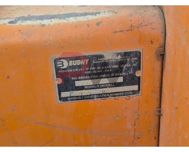 Foto de LOTE CONTENDO TRATOR BUDNY, 2015/2015, Nº DE SÉRIE: B1S484449, NO ESTADO EM QUE SE ENCONTRA.