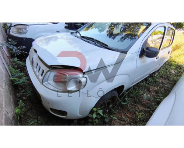 Foto de FIAT/UNO VIVACE 1.0, ALCOOL/GASOLINA, BRANCA, 2014/2014, CHASSI: 9BD195152E0595183, RENAVAM: 1013522300, NO ESTADO EM QUE SE ENCONTRA.