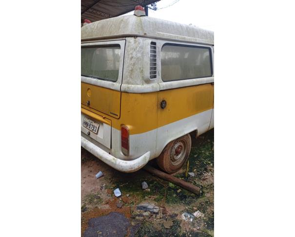 Foto de MICROONIBUS, VW/KOMBI ESCOLAR, BRANCA, 2008/2009, ALCOOL/GASOLINA, CHASSI: 9BWMF07XX9P003601, RENAVAM: 00976295130, NO ESTADO EM QUE SE ENCONTRA.