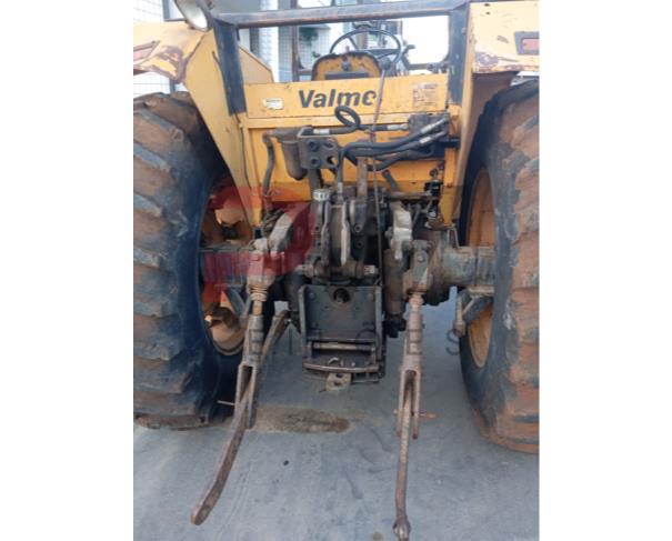 Foto de TRATOR VALMET 885, AMARELO, ANO: 1999, NO ESTADO EM QUE SE ENCONTRA. 