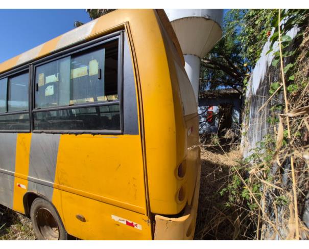 Foto de ONIBUS  MARCOPOLO/VOLARE V8L ESC, DIESEL, AMARELA, 2009/2009, CHASSI: 93PB42G3P9C030052, RENAVAM: 00150802269, NO ESTADO EM QUE SE ENCONTRA.