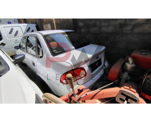 Foto de I/CHEVROLET CLASSIC LS, ALCOOL/GASOLINA, BRANCA, 2014/2015, CHASSI: 8AGSU19F0FR105635, RENAVAM: 1015215422, NO ESTADO EM QUE SE ENCONTRA.