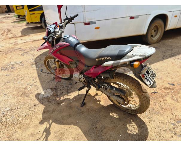 Foto de MOTOCICLETA, HONDA/NXR150 BROS ESD, VERMELHA, 2012/2012, ALCOOL/GASOLINA, RENAVAM: 484404660, CHASSI: 9C2KD0540CR563803, NO ESTADO EM QUE SE ENCONTRA.