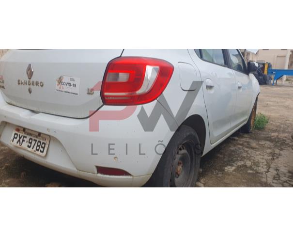 Foto de PASSAGEIRO / AUTOMOVEL RENAULT/SANDERO EXPR 16, ALCOOL/GASOLINA, 2015/2016, PLACA PXF-9789, CHASSI: 93Y5SRD64GJ195691, RENAVAM: 01075571593, NO ESTADO EM QUE SE ENCONTRA. 