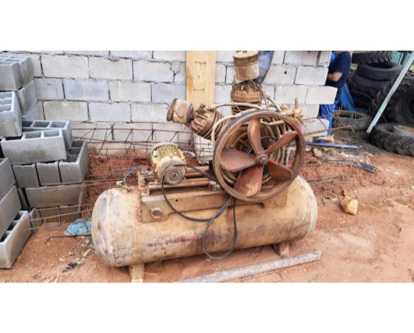 Foto de LOTE CONTENDO 01 COMPRESSOR, NO ESTADO EM QUE SE ENCONTRA.