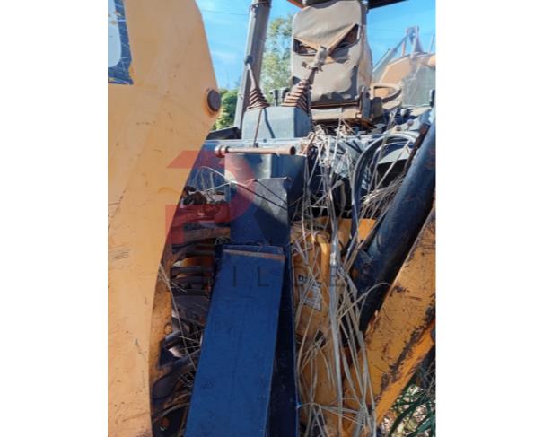 Foto de RETROESCAVADEIRA JCB, 4X4, ANO 2012,NUMEROS DE PLAQUETA 9B9214T74DBDT4524 - *S1N028445* - 441/00760/12/106587 – JCB2132524JCB – 448/57470/12/72425 – 450/44800/07/15113 – 03/2200, NO ESTADO EM QUE SE ENCONTRA. 