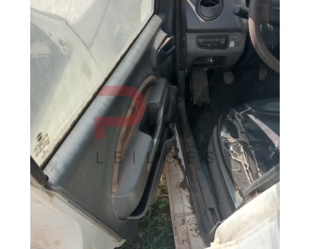 Foto de PASSAGEIRO / AUTOMOVEL FIAT/UNO VIVACE 1.0, 2014/2014, ALC/GASOL, BRANCA, CHASSI: 9BD195152E0554304, RENAVAM: 00997096535, NO ESTADO EM QUE SE ENCONTRA. MOTOR AVARIADO.